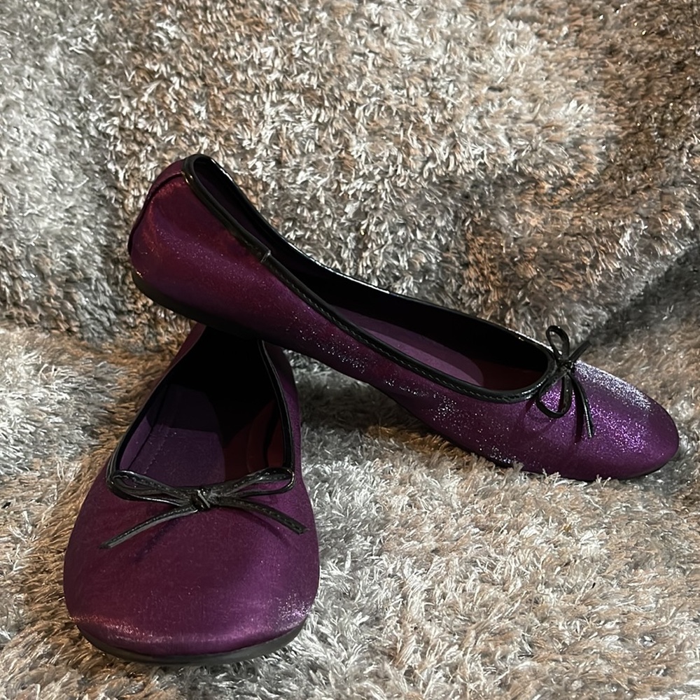 NWOT- Predictions Shiny Purple with bow Ballet Flats